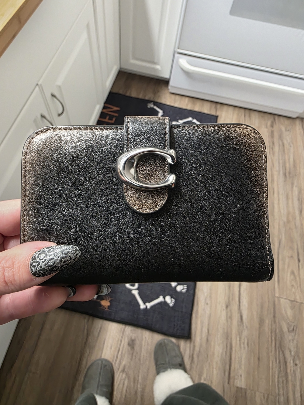 Coach Tabby Wallet In Loved Leather Black/Brown